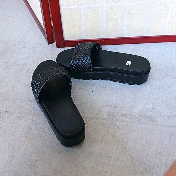 Vegan Platform Sandals - Picture 9 of 11